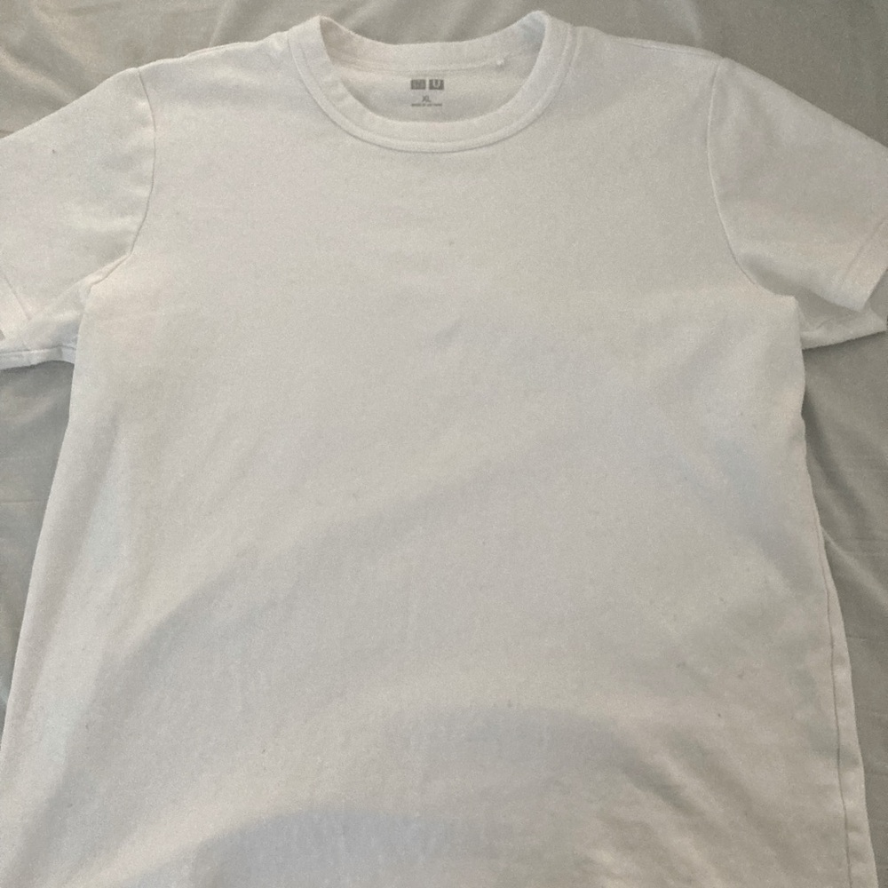 Uniqlo White T Shirt